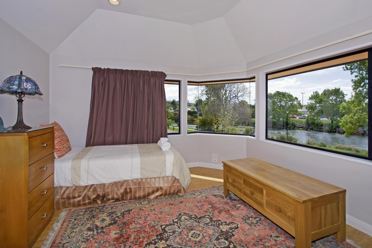 Riverside Villa - In The City By The River! Nelson Ngoại thất bức ảnh